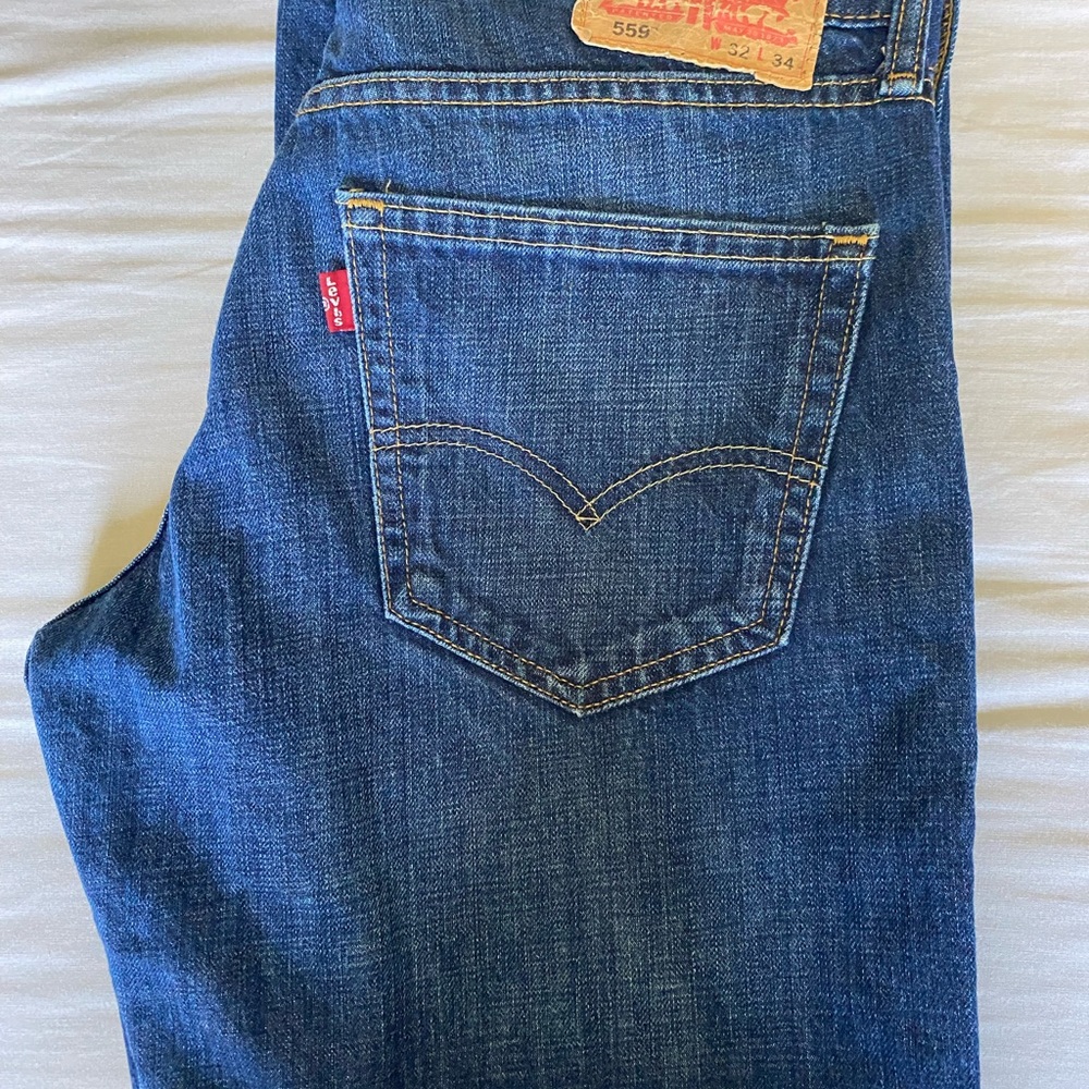 Levi’s 559 32 x 34 blue jeans